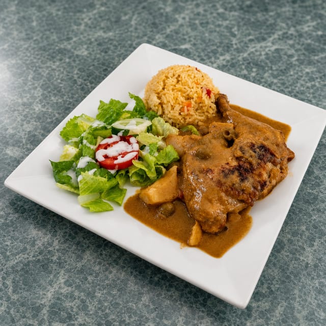 Pollo Guisado.